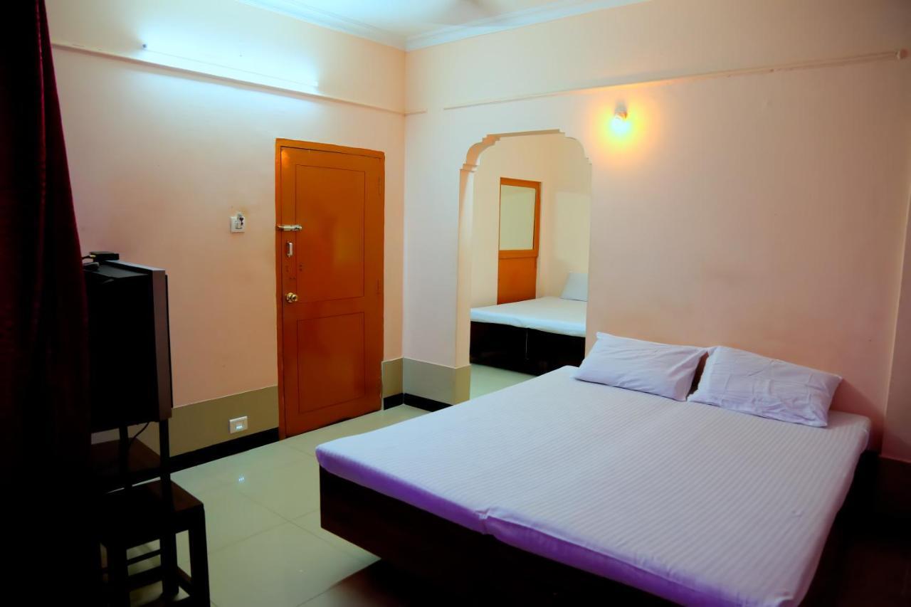 Sri Jawahar'S Residency Hotel ปัลนี ภายนอก รูปภาพ